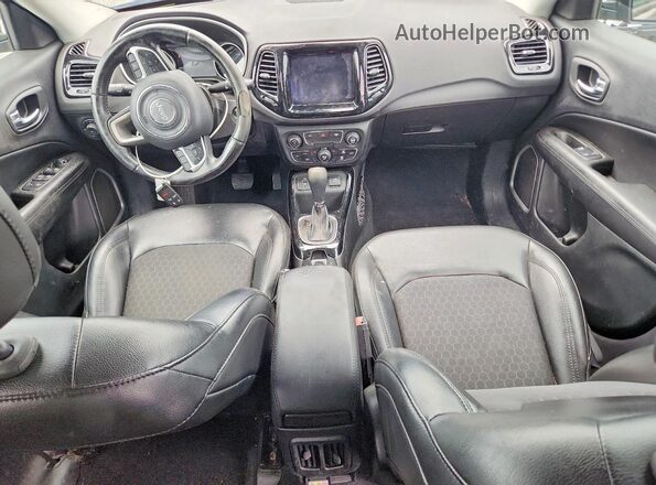 3C4NJCBB3JT318315 2018 JEEP COMPASS Серый Вид щитка приборов