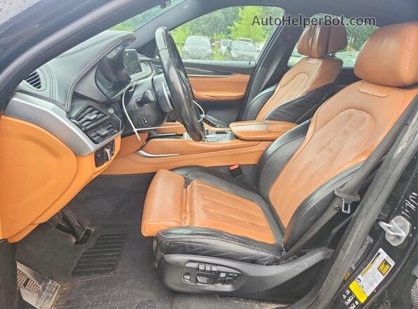 5UXKU2C52K0Z65590 2019 BMW X6 Black Widok deski rozdzielczej