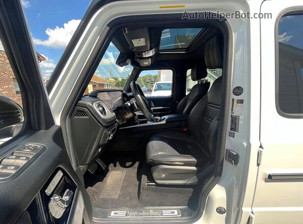 WDCYC6BJ7KX304790 2019 MERCEDES-BENZ G-CLASS Белый Вид щитка приборов
