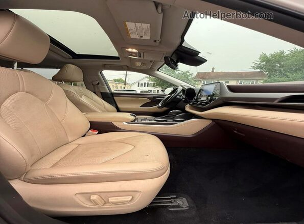 5TDXBRCH9LS013183 2020 TOYOTA HIGHLANDER White Front interior view