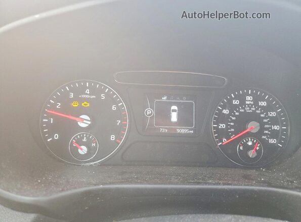 5XYPGDA33HG255824 2017 KIA SORENTO White Vista de los asientos traseros