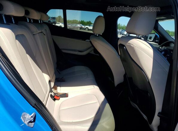 WBXYJ5C33JEF76534 2018 BMW X2 Blue Vista del compartimento del motor