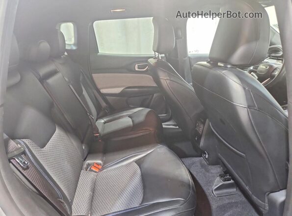 3C4NJDBN9PT564519 2023 JEEP COMPASS Серебряный Вид подкапотного пространства