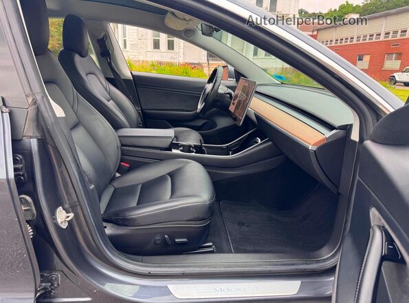 5YJ3E1EB6JF054422 2018 TESLA MODEL Gray Rear view