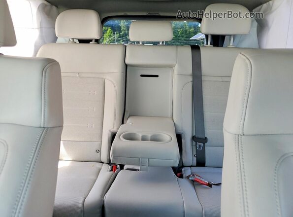 5NMP44GLXSH135161 2025 HYUNDAI SANTA Silver Widok wnętrza z tyłu