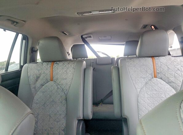 5TDABRCH6PS581340 2023 TOYOTA HIGHLANDER White Вид задньої частини салону