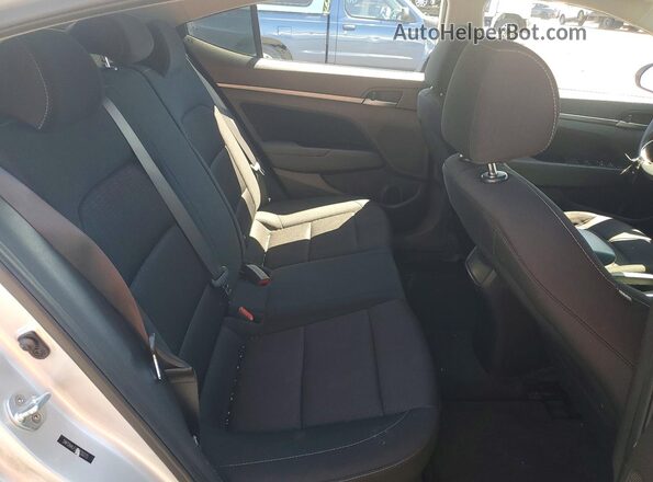 5NPD84LF0JH220275 2018 HYUNDAI ELANTRA Серебряный Вид задней части салона