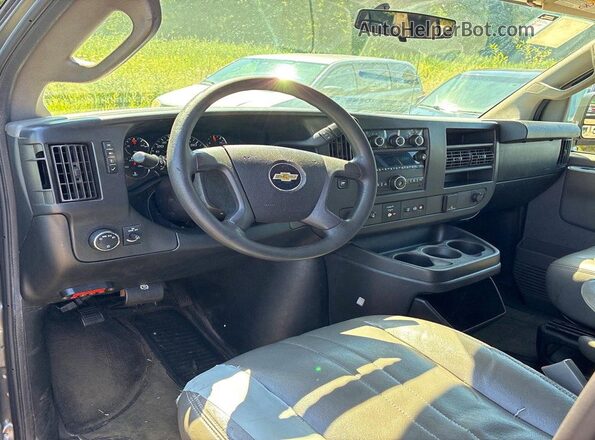 1GAWGEFF0H1252716 2017 CHEVROLET EXPRESS Gray Вид щитка приладів