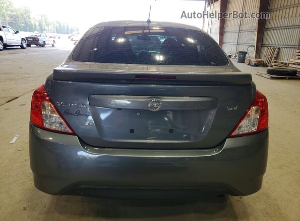 3N1CN7AP6JL879627 2018 NISSAN VERSA Gray Vista interior delantera