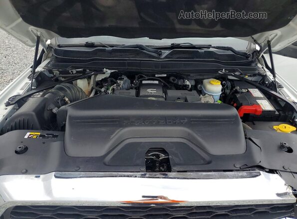 3C6UR5HL5PG539956 2023 RAM 2500 White Engine compartment view