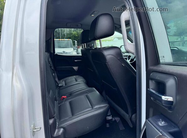 1GCVKREC5HZ351694 2017 CHEVROLET SILVERADO White Rear interior view
