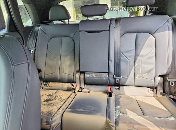 WA1DECF35R1034202 2024 AUDI Q3 White Widok wnętrza z tyłu
