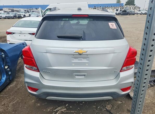 KL7CJLSB9KB819152 2019 CHEVROLET TRAX Серебряный Вид салона спереди