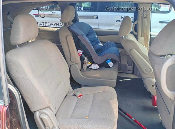 5FNRL5H26GB101556 2016 HONDA ODYSSEY Burgundy Rear seats view