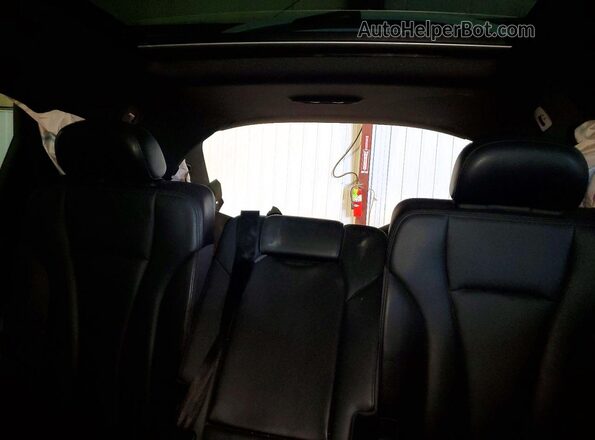 WA1AAAF77HD015377 2017 AUDI Q7 White Вид задньої частини салону