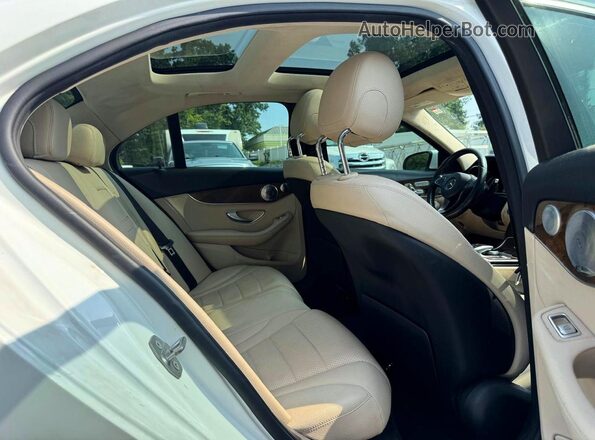 WDDWF4KB6HR254162 2017 MERCEDES-BENZ C White Widok zestawu wskaźników