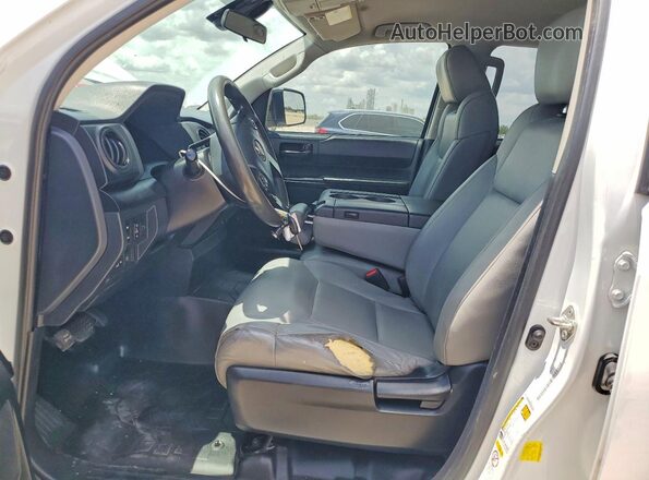 5TFRM5F1XKX141838 2019 TOYOTA TUNDRA White Вид панелі приладів
