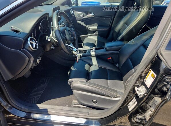 WDDSJ4GB4HN423527 2017 MERCEDES-BENZ CLA-CLASS Black Widok deski rozdzielczej