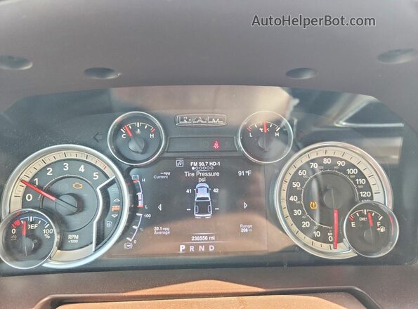 1C6RR6NM0GS382693 2016 RAM 1500 Red Հետևի նստատեղերի տեսք