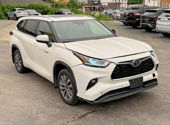 5TDXBRCH9LS013183 2020 TOYOTA HIGHLANDER White Front view