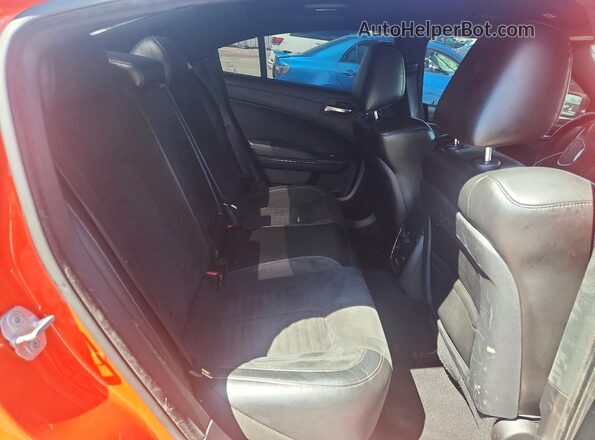 2C3CDXGJ5NH208925 2022 DODGE CHARGER Orange Widok wnętrza z tyłu
