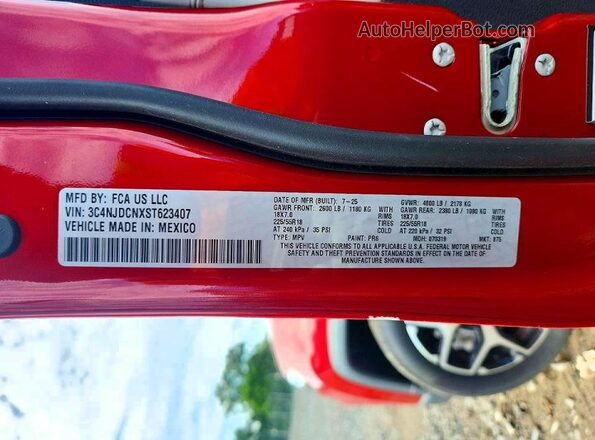 3C4NJDCNXST623407 2025 JEEP COMPASS Red 360 interior view