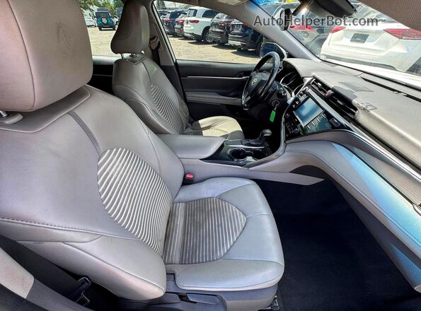 4T1G11AK0LU353574 2020 TOYOTA CAMRY White წინა ხედი