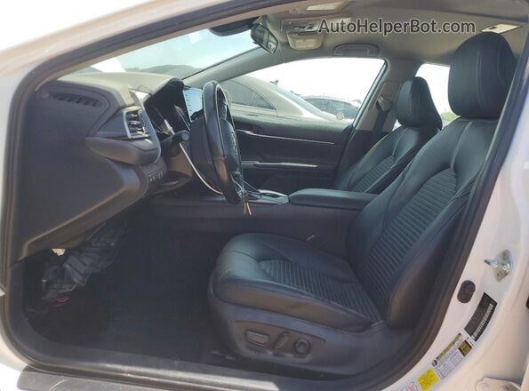 4T1G11AK1MU579205 2021 TOYOTA CAMRY Белый Вид панели приборов