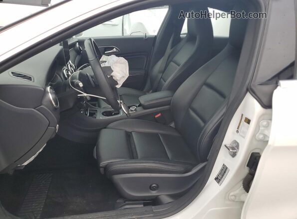 WDDSJ4EB9KN715796 2019 MERCEDES-BENZ CLA-CLASS White Առջևի վահանակի տեսք