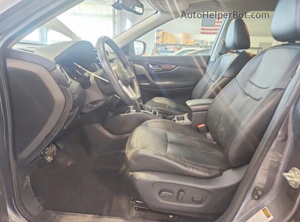 5N1AT2MV4HC820679 2017 NISSAN ROGUE Серый Вид панели приборов