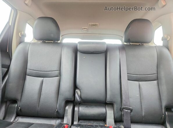 JN8AT2MV9HW018989 2017 NISSAN ROGUE Белый Вид задней части салона