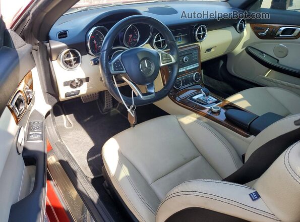 WDDPK3JAXJF149781 2018 MERCEDES-BENZ SLC Red Սարքավորումների վահանակի տեսք