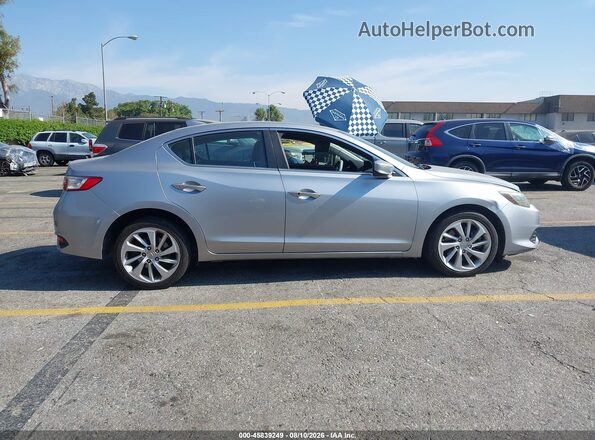 19UDE2F32HA008818 2017 ACURA ILX Silver Vista interior trasera