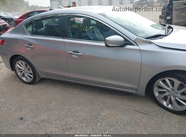 19UDE2F74JA009977 2018 ACURA ILX Silver Widok wnętrza z tyłu