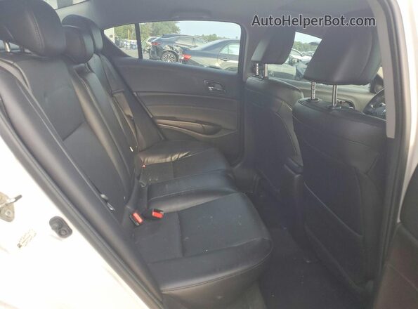 19UDE2F75JA005811 2018 ACURA ILX White Widok tylnych siedzeń