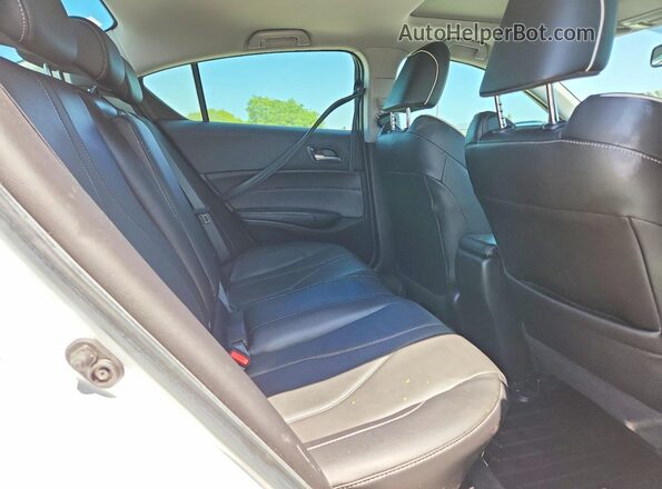 19UDE2F75LA003916 2020 ACURA ILX White Vista de los asientos traseros