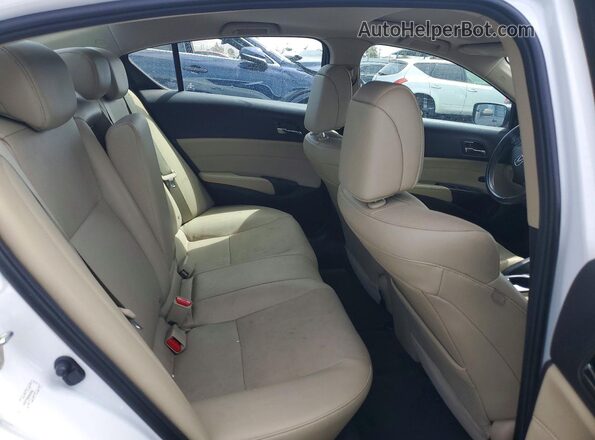 19UDE2F79GA022152 2016 ACURA ILX White Vista de los asientos traseros