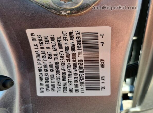 19XFC1F31KE016596 2019 HONDA CIVIC Серебряный Вид подкапотного пространства