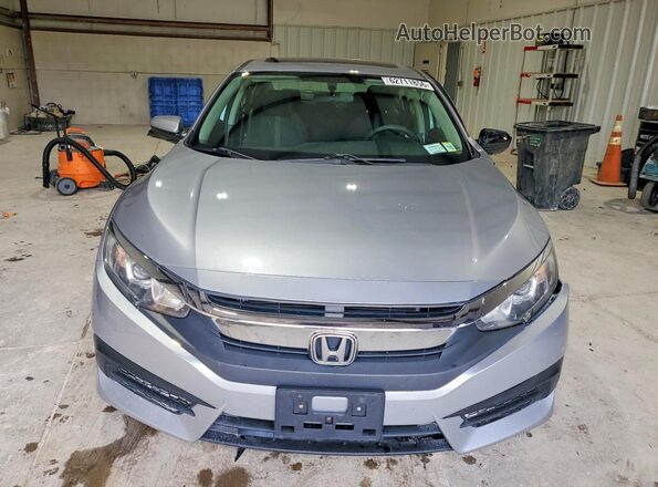 19XFC2F72JE205720 2018 HONDA CIVIC Серебряный Вид спереди