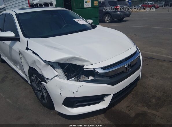 19XFC2F75JE010419 2018 HONDA CIVIC White Widok z przodu