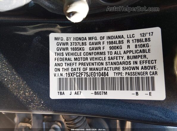 19XFC2F75JE010484 2018 HONDA CIVIC Black Vista del compartimento del motor