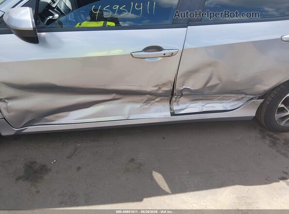 19XFC2F78JE201753 2018 HONDA CIVIC Silver Widok z przodu