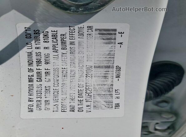 19XFC2F87HE224007 2017 HONDA CIVIC White Engine compartment view