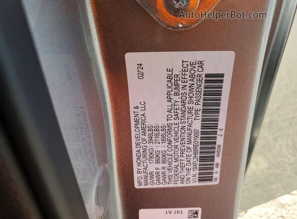 19XFL2H88RE019097 2024 HONDA CIVIC Silver VIN կոդի պիտակի տեսք