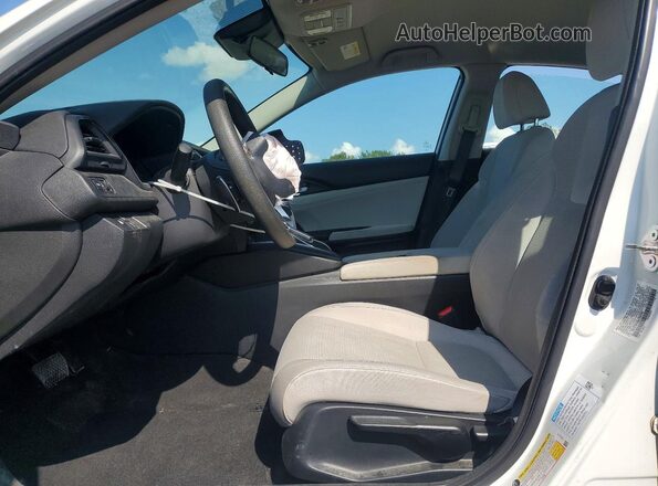 19XZE4F55ME000205 2021 HONDA INSIGHT White Widok wnętrza z przodu