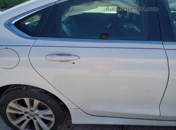 1C3CCCAB0HN501141 2017 CHRYSLER 200 White Widok tylnych siedzeń
