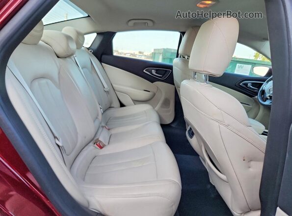 1C3CCCAB0HN511507 2017 CHRYSLER 200 Red Widok tylnych siedzeń