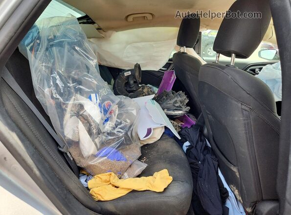 1C3CCCAB1GN111017 2016 CHRYSLER 200 Silver Rear seats view