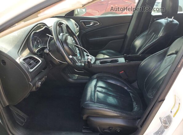 1C3CCCAB2HN505658 2017 CHRYSLER 200 Белый Вид салона спереди