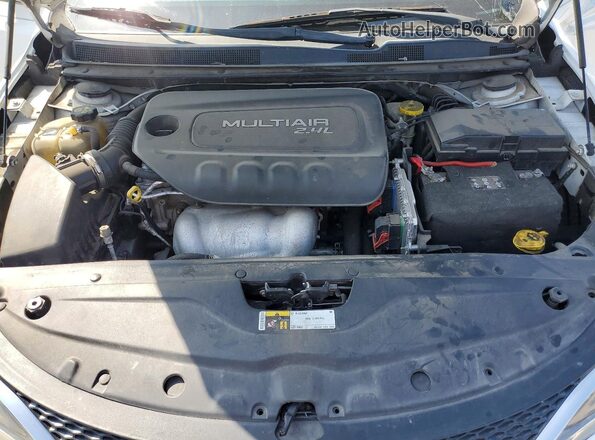 1C3CCCAB2HN505658 2017 CHRYSLER 200 Белый Вид задней части салона